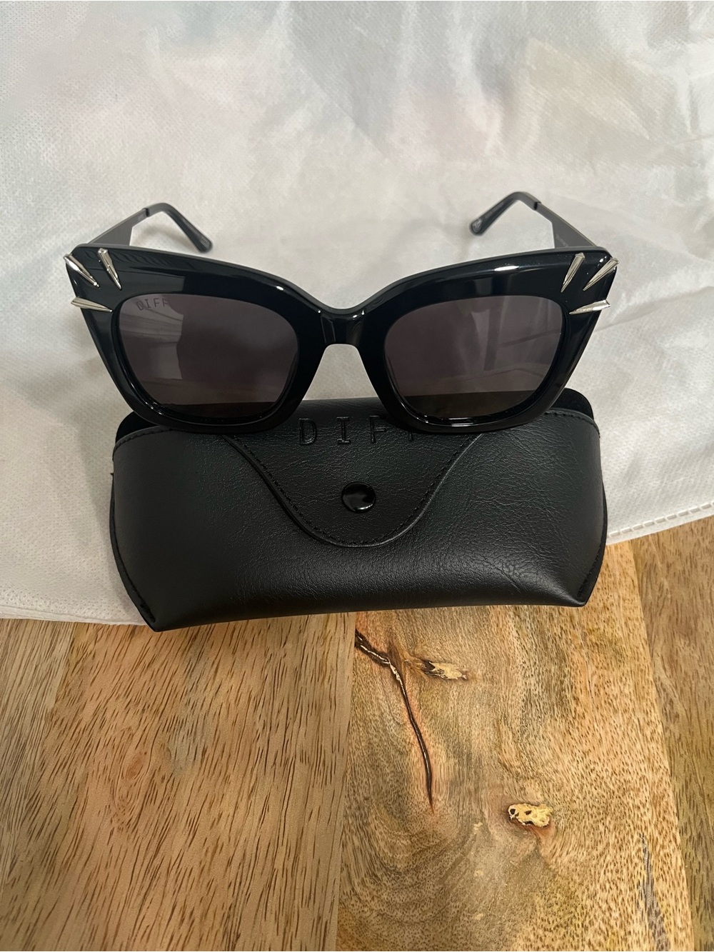 Diff Eyewear Black Cat-Eye Sunglasses with Silver Accents Marvel Collab
